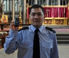 * York Minster Police Officer holding RSP-100.jpg